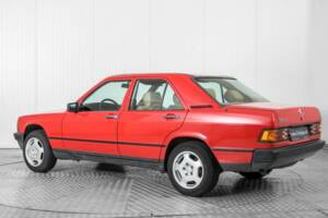Obraz 6/50 pojazdu Mercedes-Benz 190 D (1986)