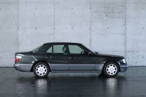 Bild 5/50 von Mercedes-Benz 500 E (1993)
