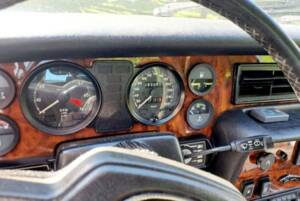 Image 3/4 de Jaguar XJ 12 (1988)