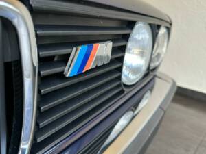Bild 22/50 von BMW 325i (1989)