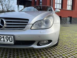 Bild 6/51 von Mercedes-Benz CLS 350 (2005)