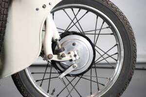 Image 41/50 of Moto Guzzi Galletto (1962)