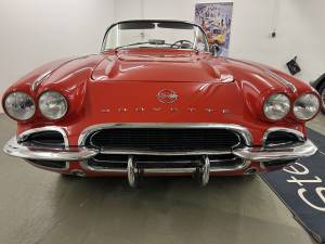 Image 2/41 of Chevrolet Corvette (1962)