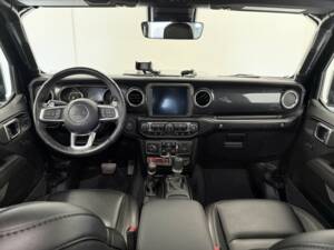 Bild 25/28 von Jeep Wrangler Rubicon 392 (2022)