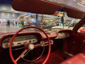 Bild 2/8 von Chevrolet Corvair Monza Convertible (1963)