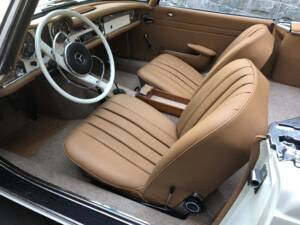 Image 12/43 of Mercedes-Benz 230 SL (1967)