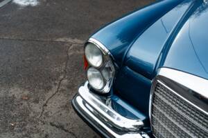 Image 54/57 de Mercedes-Benz 280 SE 3,5 (1971)
