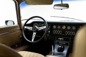 Bild 2/12 von Jaguar E-Type V12 (2+2) (1972)