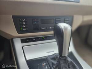 Bild 28/46 von BMW X5 3.0i (2003)