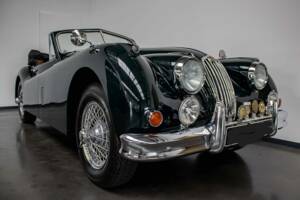 Image 6/8 de Jaguar XK 140 DHC (1956)