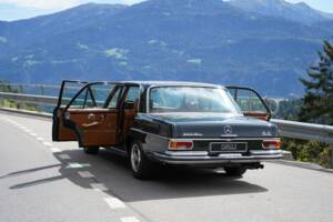 Image 3/15 de Mercedes-Benz 300 SEL 6.3 (1970)