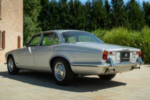 Image 13/50 de Jaguar XJ 6 4.2 (1970)