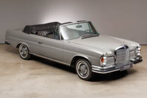 Image 4/45 of Mercedes-Benz 250 SE (1967)