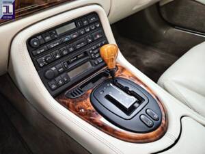 Bild 32/65 von Jaguar XKR (1998)