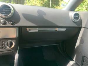 Image 24/72 of Audi TT 1.8 T (2000)