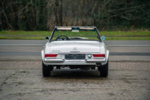 Image 8/36 of Mercedes-Benz 230 SL (1965)