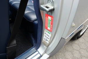 Image 62/69 of Mercedes-Benz E 320 (1994)