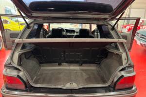 Immagine 9/23 di Renault Clio I 1.8 16V (1991)