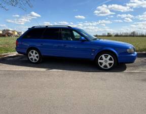 Image 3/29 of Audi S6 Plus Avant (1996)