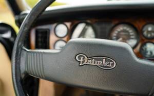 Image 28/37 of Daimler Double Six (1992)