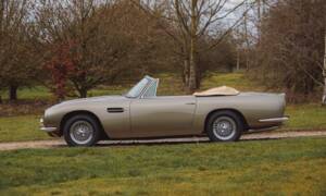 Image 3/99 of Aston Martin DB 6 Volante (1968)