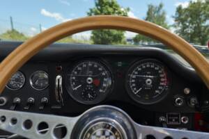 Image 22/80 of Jaguar E-Type 4.2 (1966)