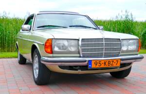Image 4/22 of Mercedes-Benz 280 CE (1983)