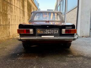 Image 8/28 of Triumph TR 6 PI (1973)