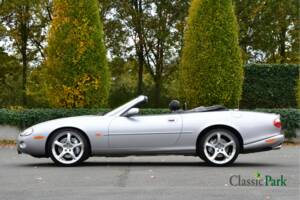 Image 2/50 of Jaguar XKR &quot;Silverstone&quot; (2000)
