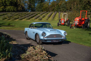 Image 25/56 de Aston Martin DB 4 (1958)