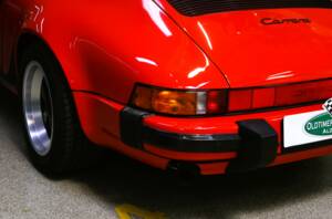 Image 35/47 of Porsche 911 Carrera 3.2 (1989)