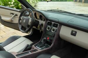 Obraz 33/50 pojazdu Mercedes-Benz SLK 230 Kompressor (1997)