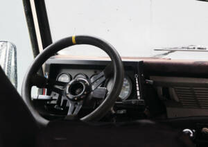 Bild 36/39 von Land Rover 90 (1989)