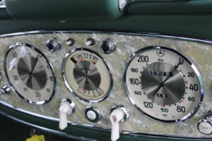 Image 23/31 of Mercedes-Benz 540 K Special Roadster (1937)