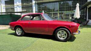 Bild 8/50 von Alfa Romeo Giulia 1300 GT Junior (1971)