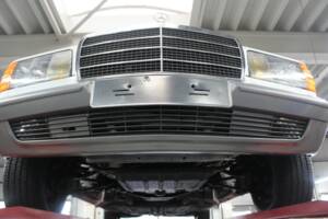 Afbeelding 11/50 van Mercedes-Benz 380 SEL (1983)