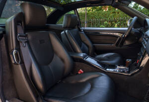 Image 15/33 of Mercedes-Benz SL 600 (2002)
