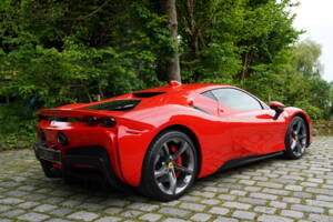 Bild 13/18 von Ferrari SF90 Stradale (2020)