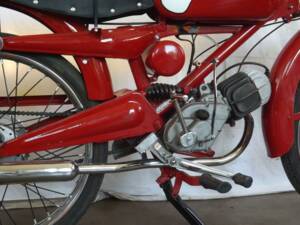 Image 18/44 of Moto Guzzi Cardellino 75 (1957)
