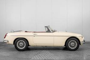 Image 12/50 of MG MGB (1964)