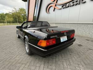 Image 8/50 of Mercedes-Benz 500 SL (1991)