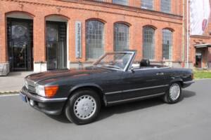 Image 2/17 of Mercedes-Benz 300 SL (1989)