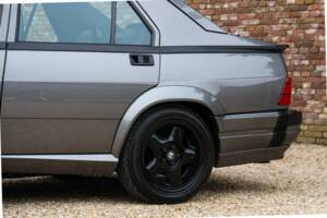 Image 14/50 of Alfa Romeo 75 3.0 V6 QV (1988)