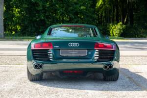 Image 14/33 of Audi R8 (2007)