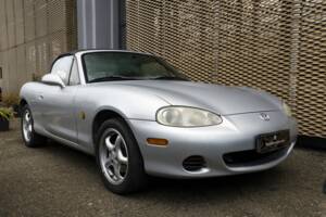 Imagen 2/20 de Mazda MX-5 1.6 (2001)