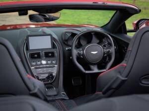 Immagine 50/84 di Aston Martin DBS 770 Ultimate Volante (2023)