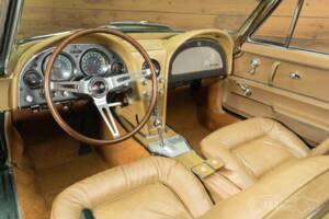 Image 2/19 of Chevrolet Corvette Sting Ray Convertible (1965)