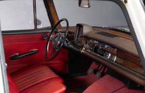 Bild 18/31 von Mercedes-Benz 230 S Universal (1967)
