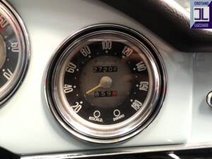 Image 25/49 of Alfa Romeo Giulietta Spider (1963)