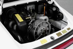 Image 29/46 de Porsche 911 Carrera 3.2 (1984)